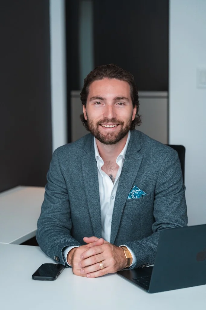 Carl Miljours, courtier immobilier à votre écoute